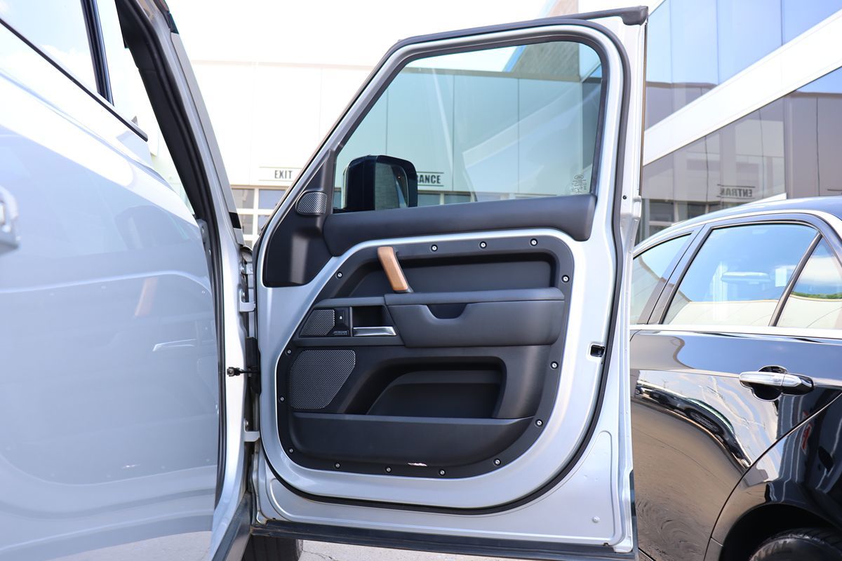 2020 Land Rover Defender 110 X photo 41