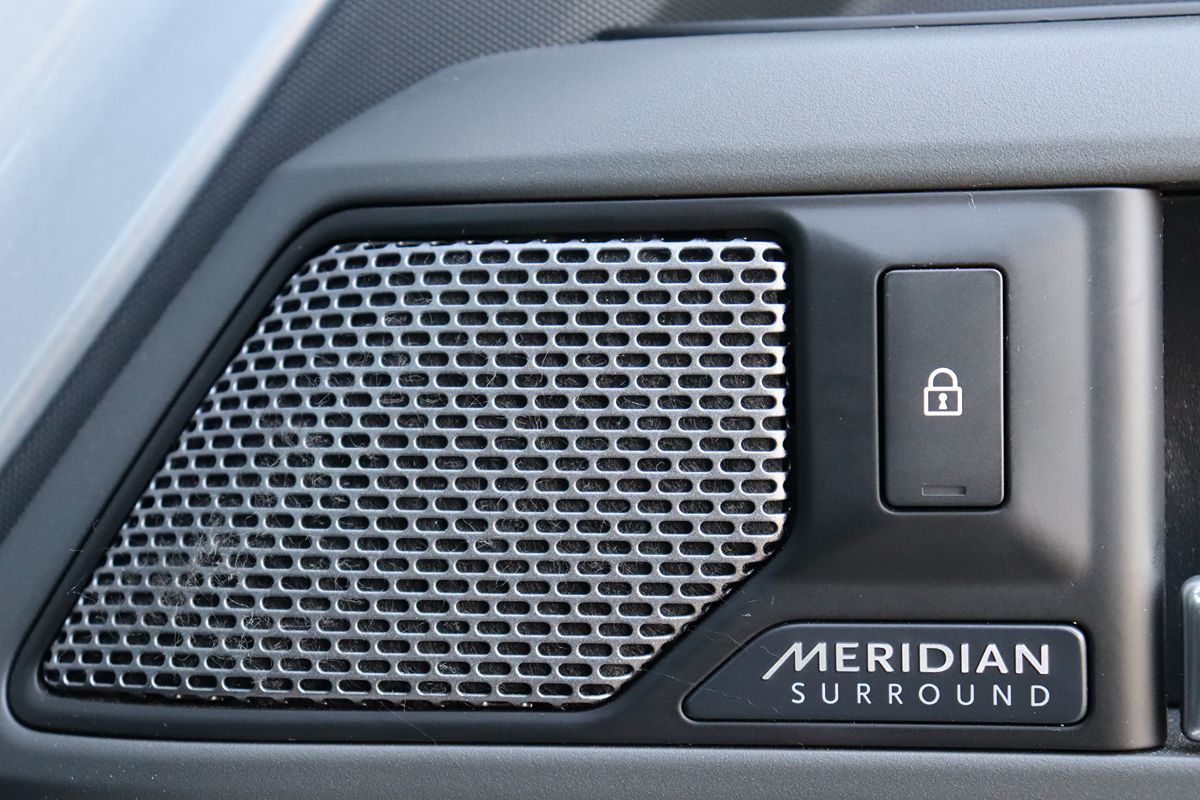 2020 Land Rover Defender 110 X photo 39