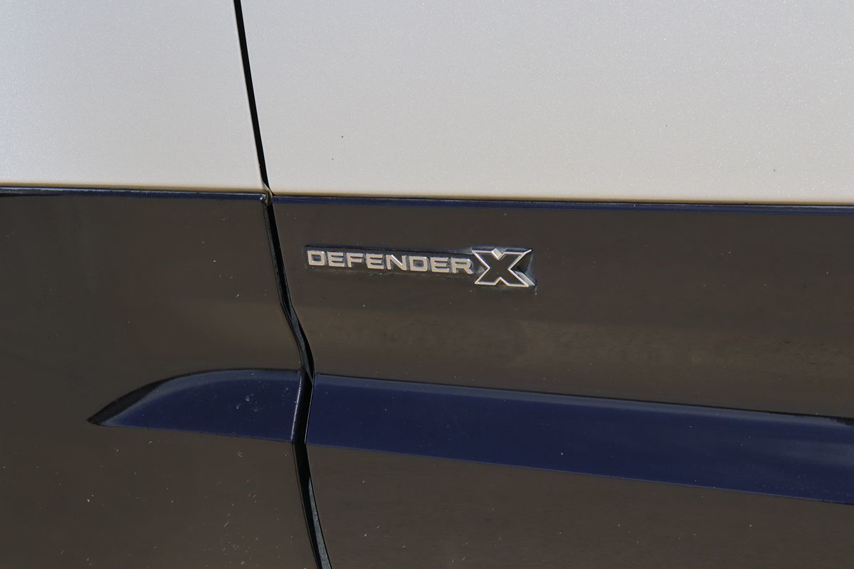 2020 Land Rover Defender X - Photo 6