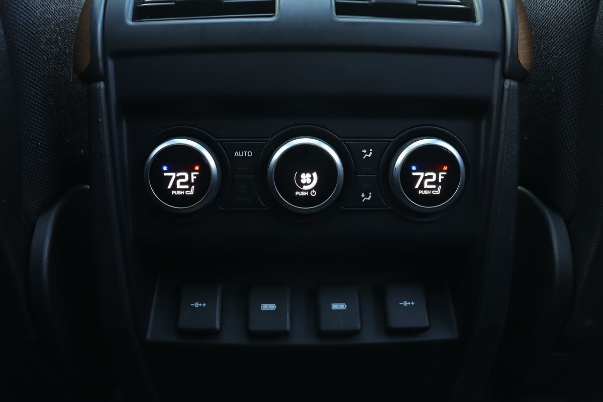 2020 Land Rover Defender X - Photo 38