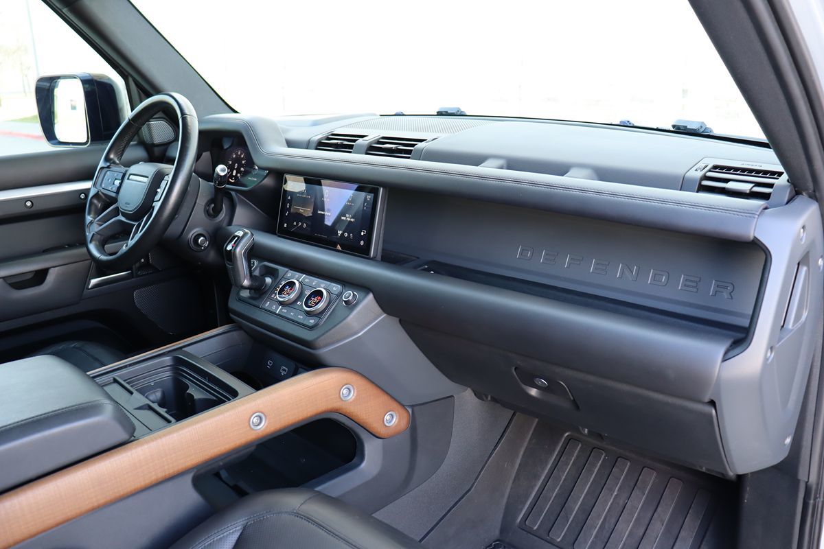 2020 Land Rover Defender X - Photo 17