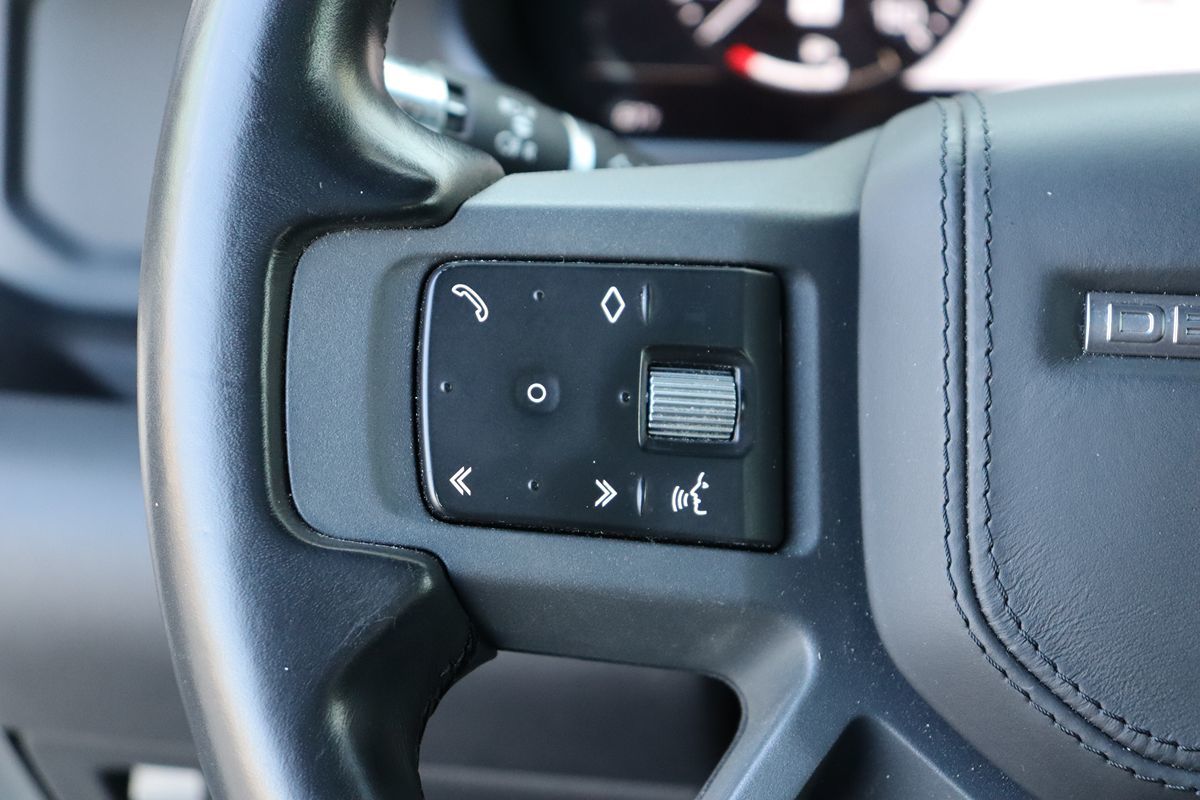 2020 Land Rover Defender X - Photo 19