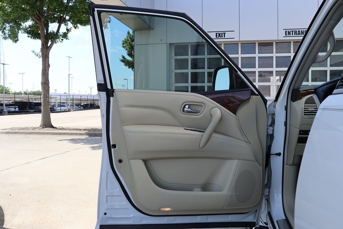 2019 Infiniti QX80 Luxe photo 47