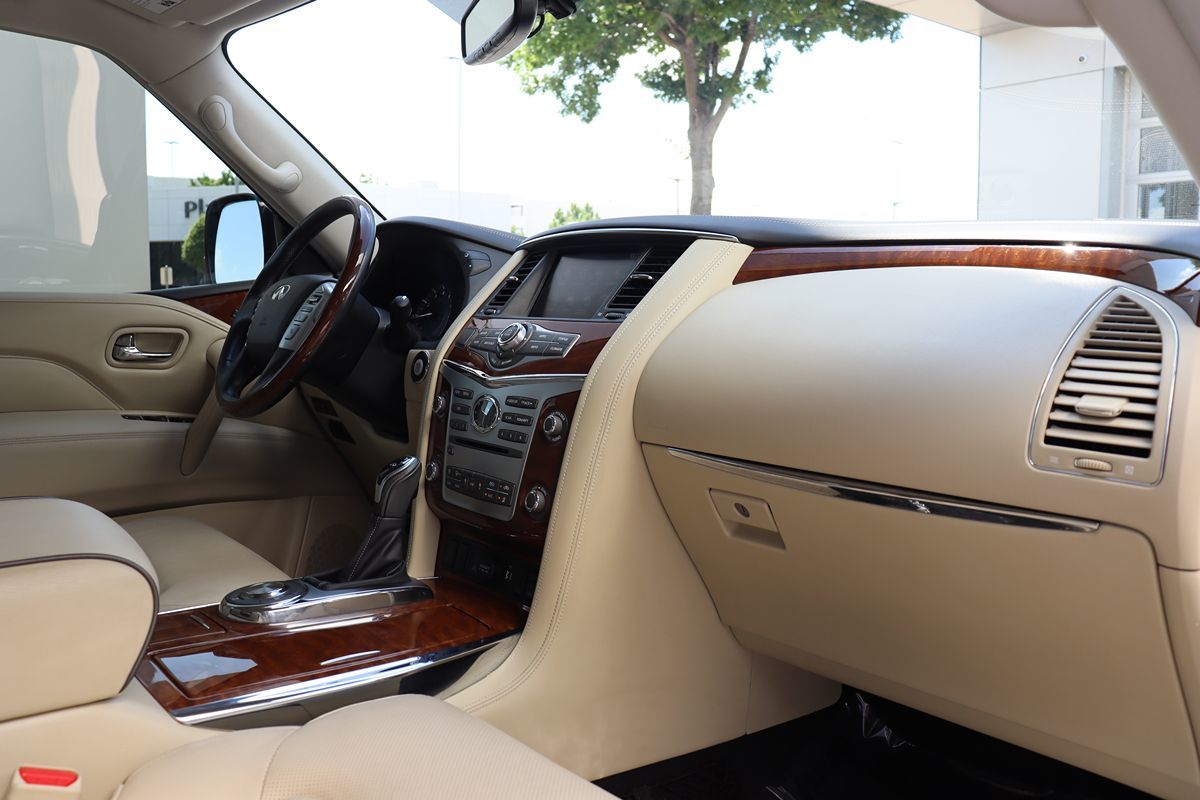 2019 Infiniti QX80 Luxe photo 17