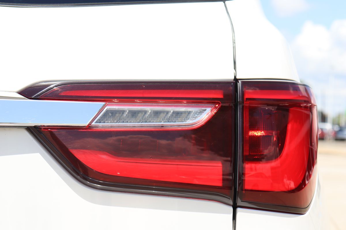 2019 Infiniti QX80 Luxe photo 13