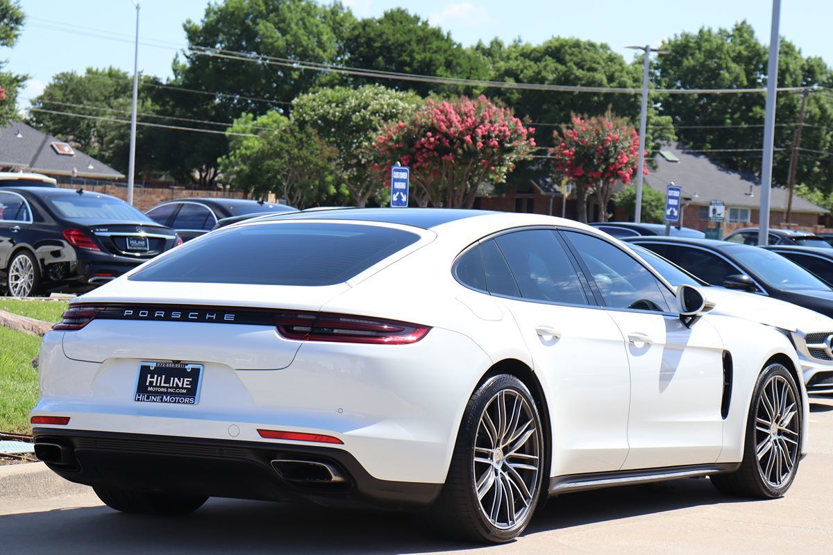 2018 Porsche Panamera Base 4 photo 9