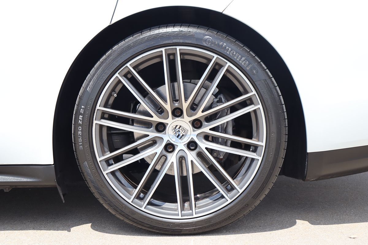 2018 Porsche Panamera Base 4 photo 51