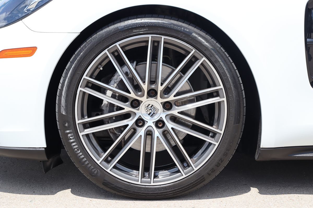2018 Porsche Panamera Base 4 photo 53