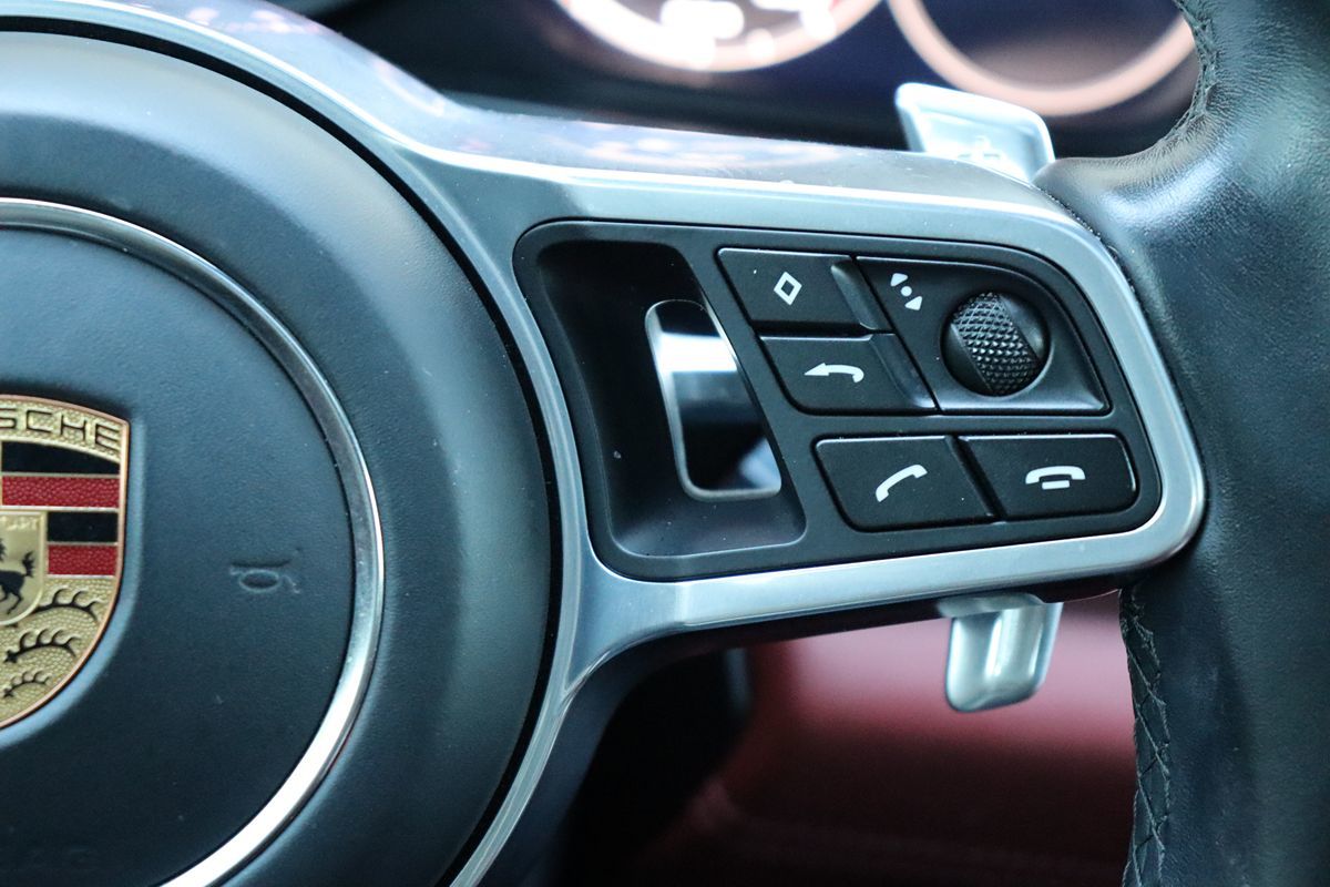 2018 Porsche Panamera Base 4 photo 17