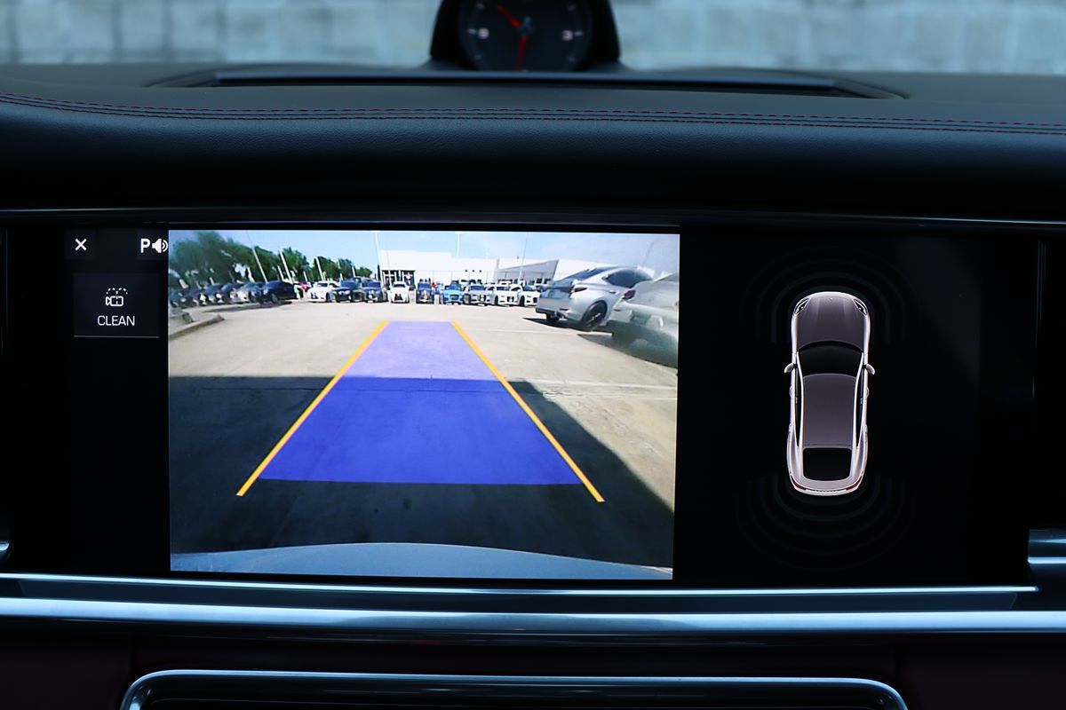 2018 Porsche Panamera Base 4 photo 21