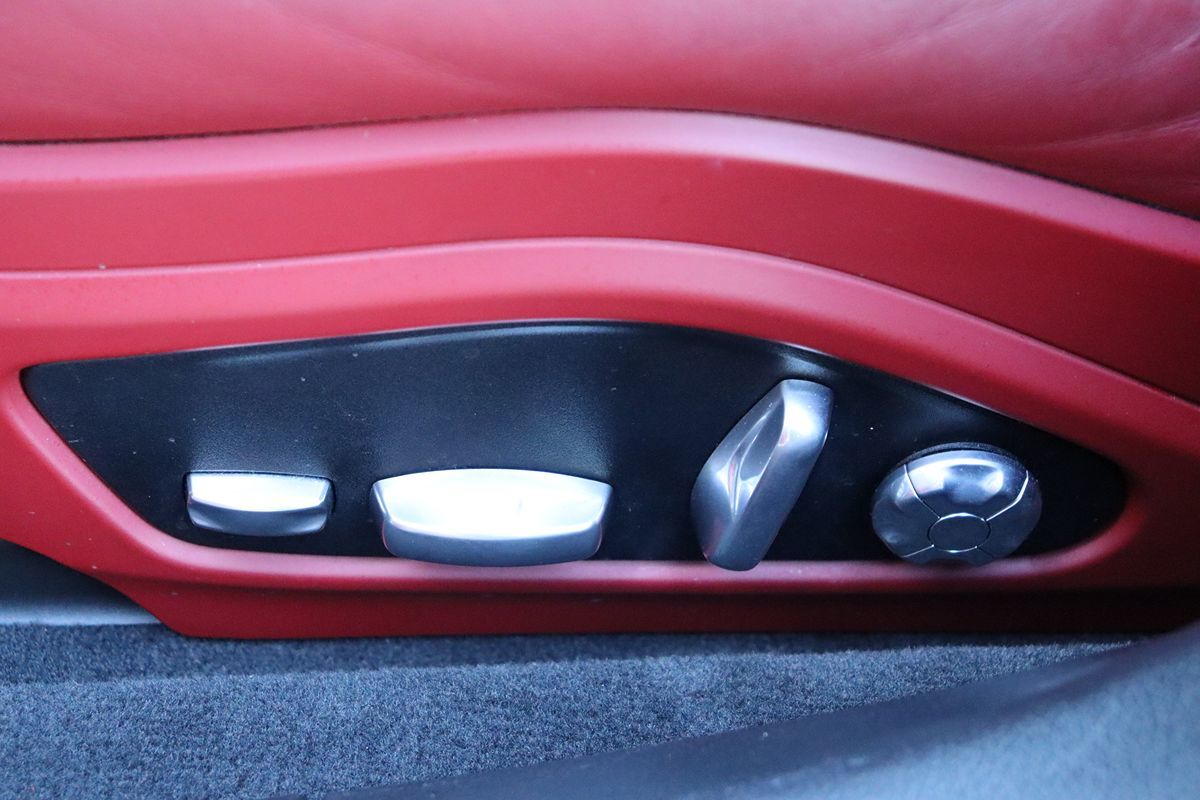 2018 Porsche Panamera Base 4 photo 36