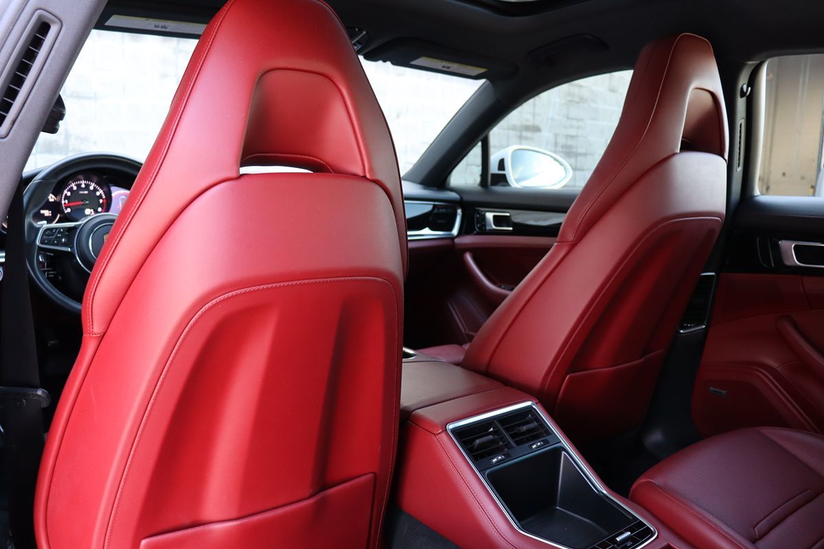 2018 Porsche Panamera Base 4 photo 37