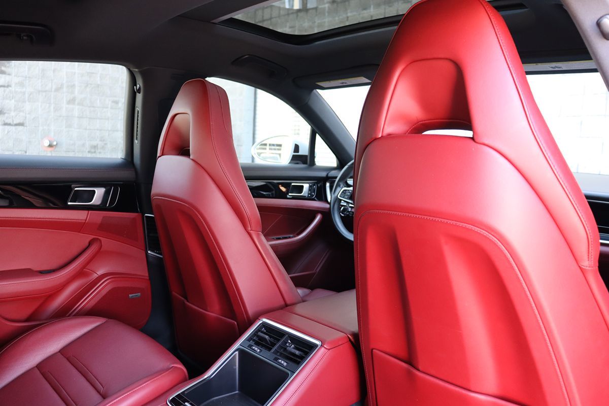 2018 Porsche Panamera Base 4 photo 38