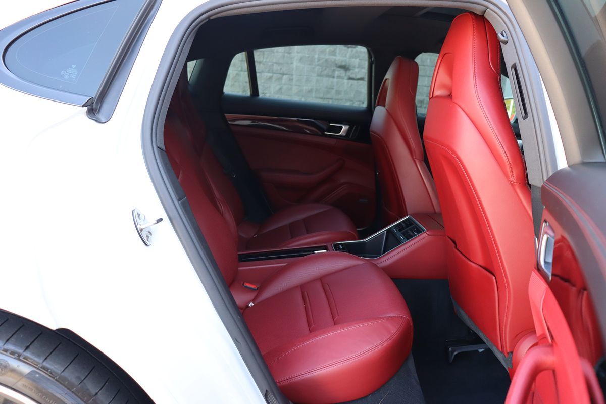 2018 Porsche Panamera Base 4 photo 39
