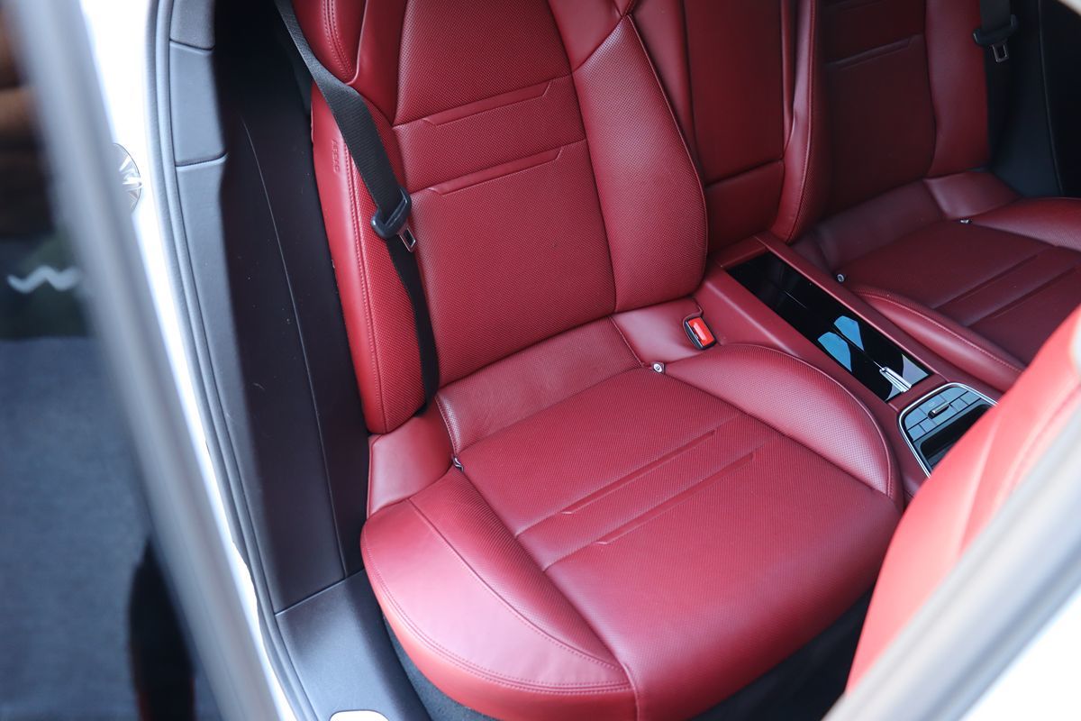 2018 Porsche Panamera Base 4 photo 41