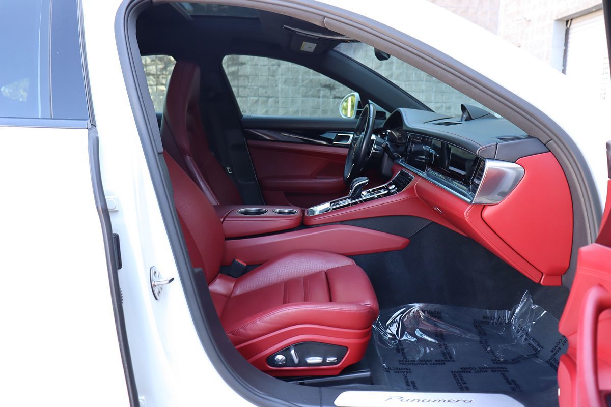 2018 Porsche Panamera Base 4 photo 31