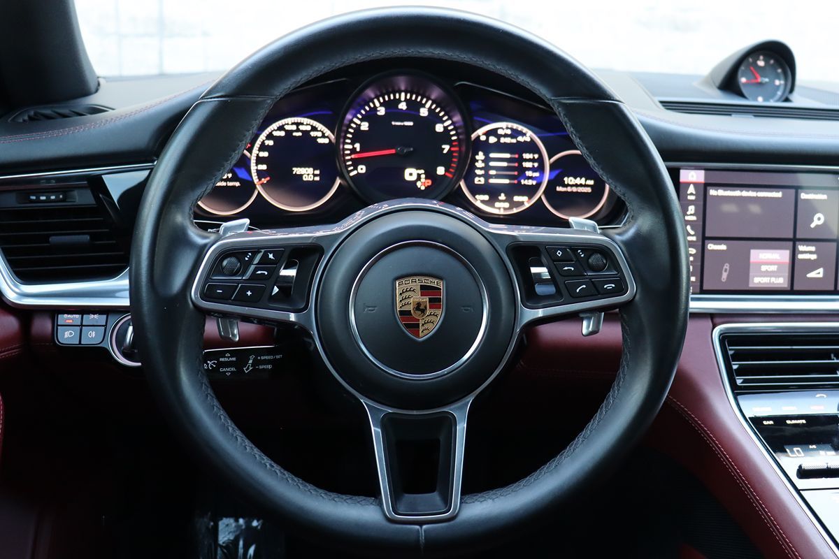 2018 Porsche Panamera Base 4 photo 15