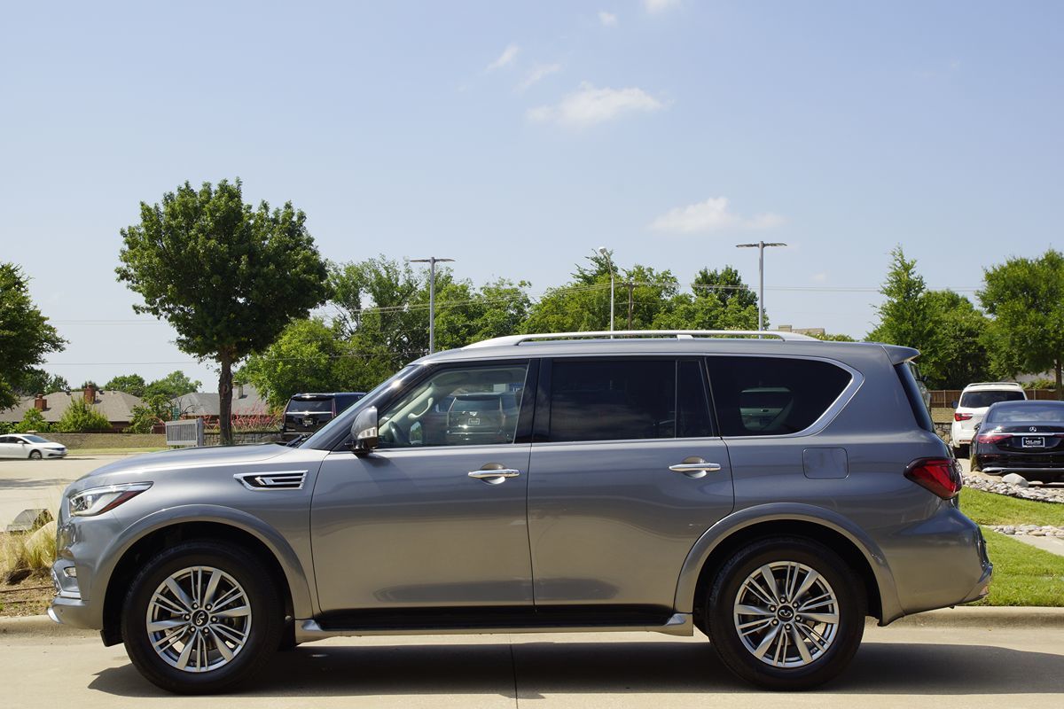 2021 Infiniti QX80 Luxe photo 8