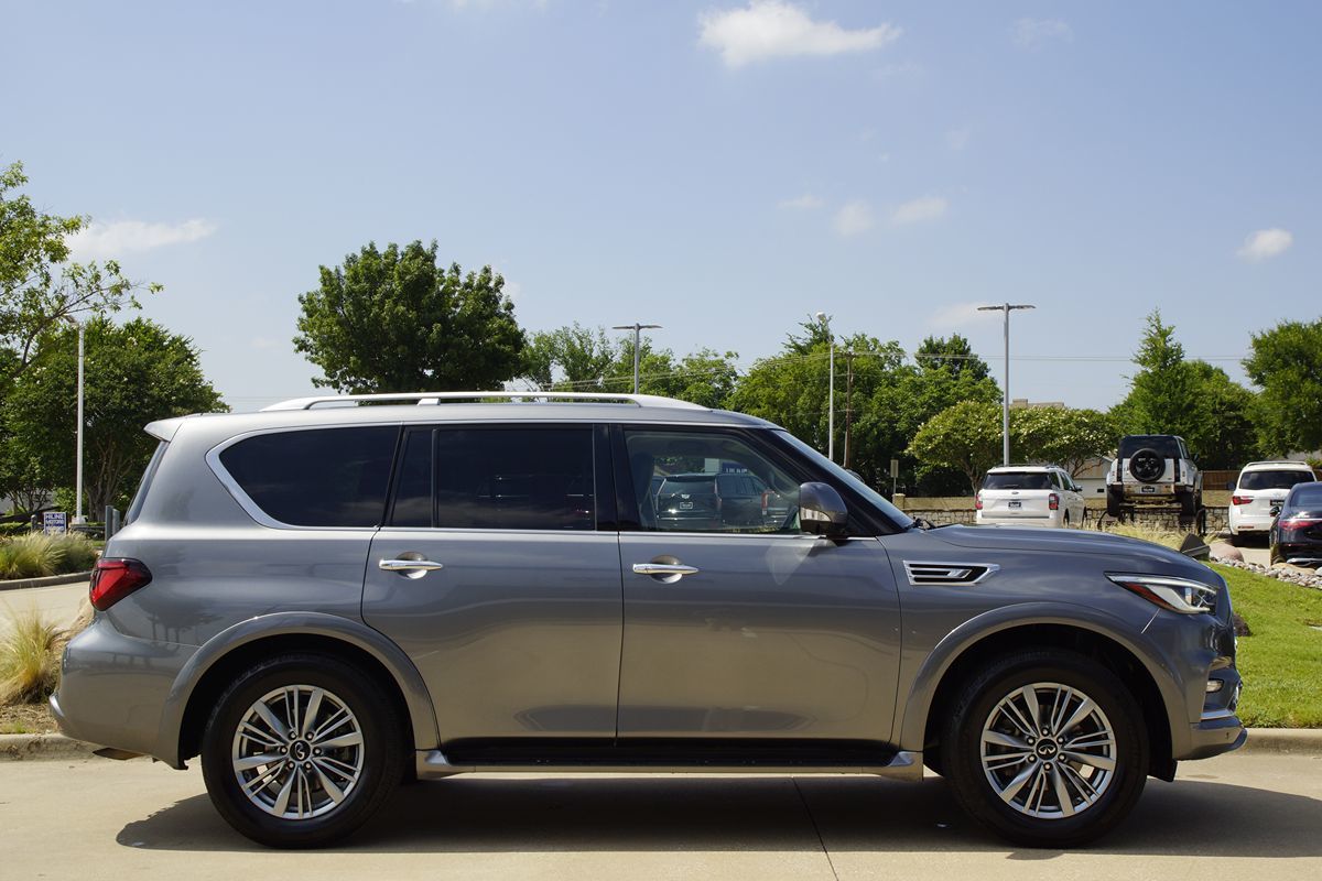 2021 Infiniti QX80 Luxe photo 7