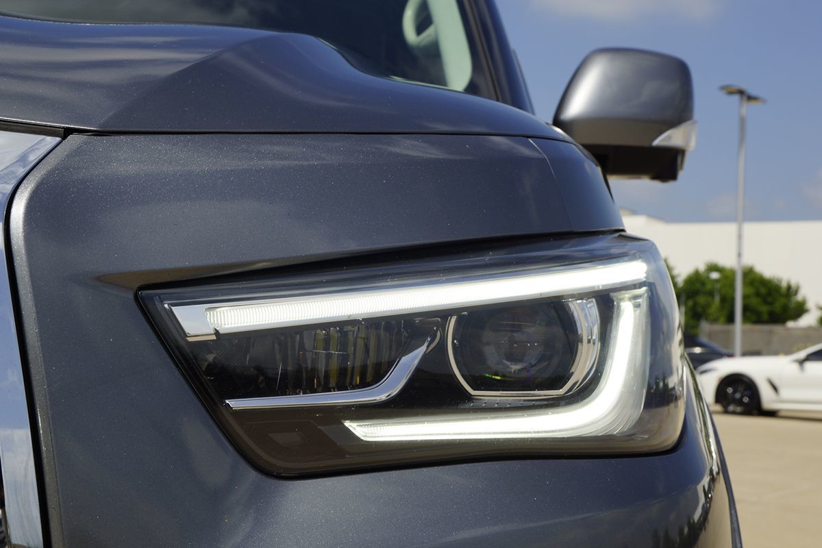 2021 Infiniti QX80 Luxe photo 6