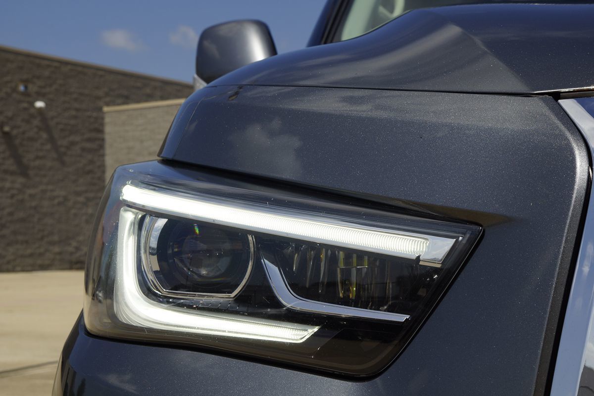 2021 Infiniti QX80 Luxe photo 5