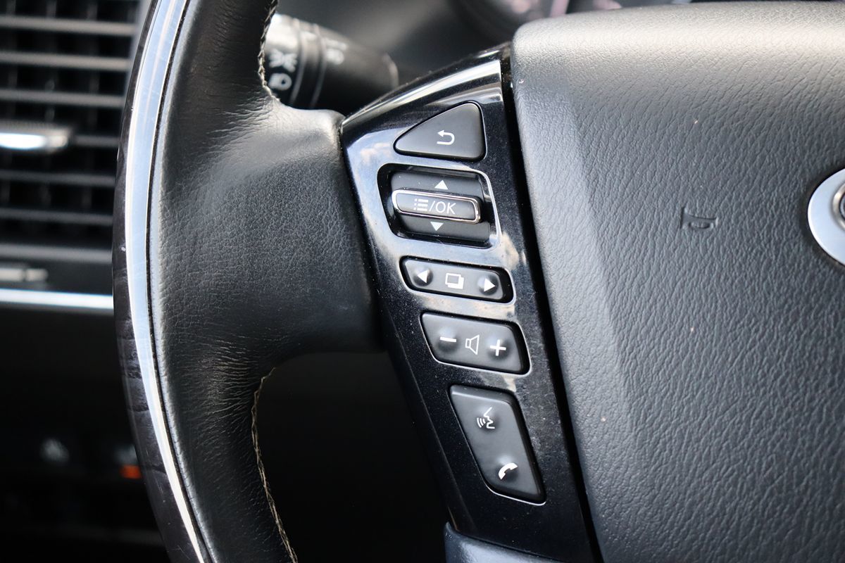 2021 Infiniti QX80 Luxe photo 16