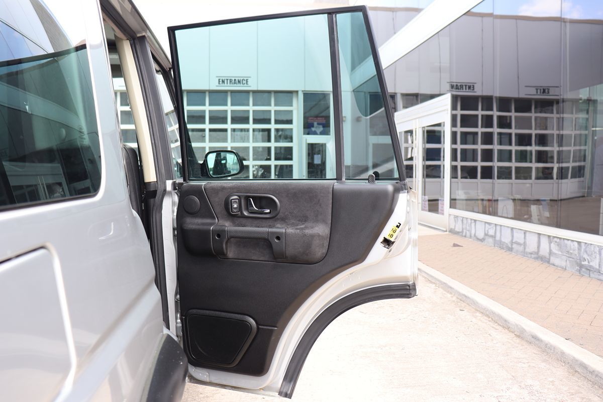 2004 Land Rover Discovery SE photo 39