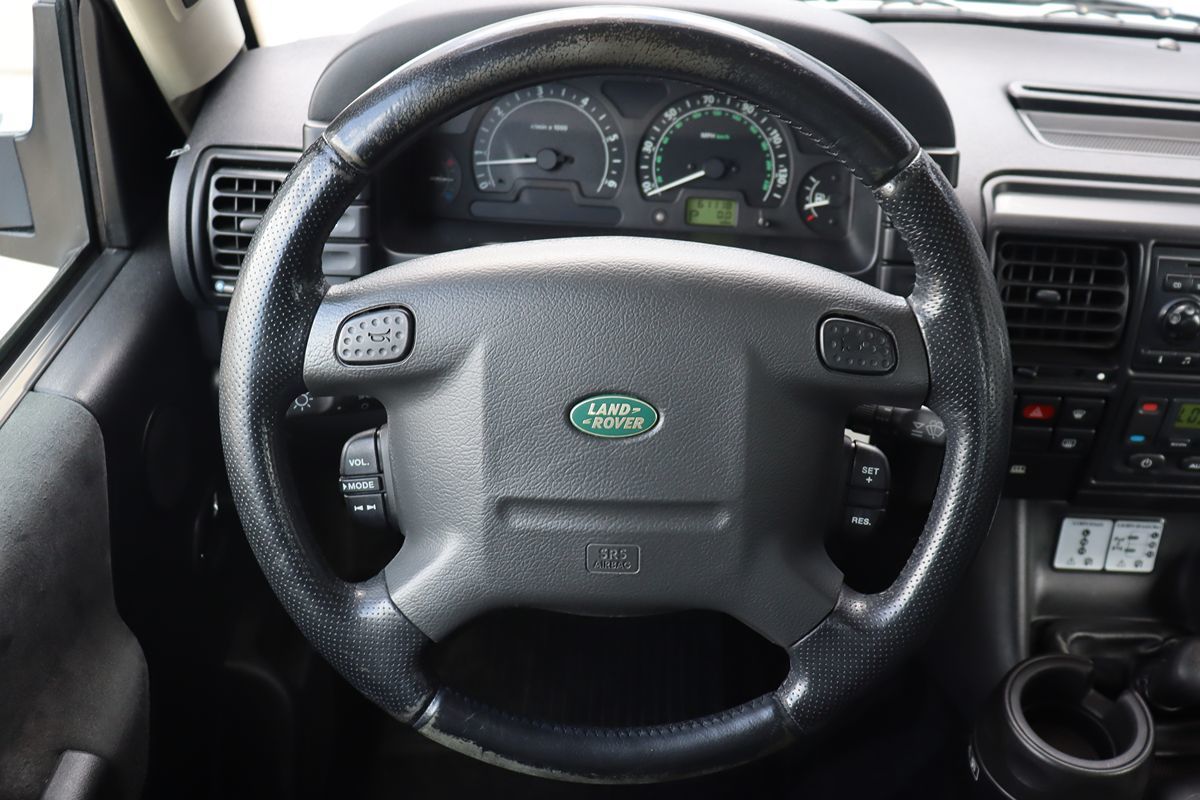 2004 Land Rover Discovery SE photo 16