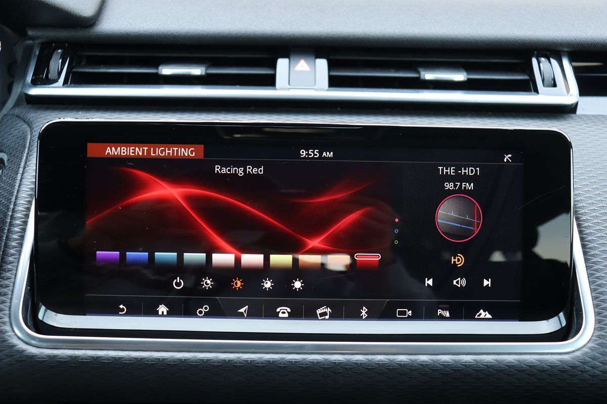 2018 Land Rover Range Rover Velar R-Dynamic SE photo 24