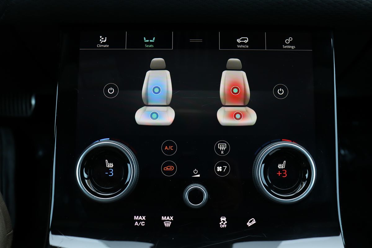 2018 Land Rover Range Rover Velar R-Dynamic SE photo 29