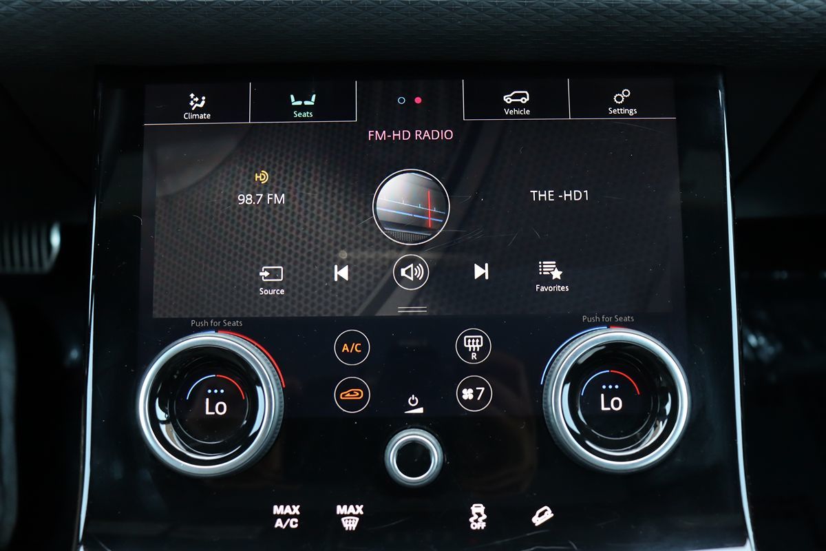 2018 Land Rover Range Rover Velar R-Dynamic SE photo 30
