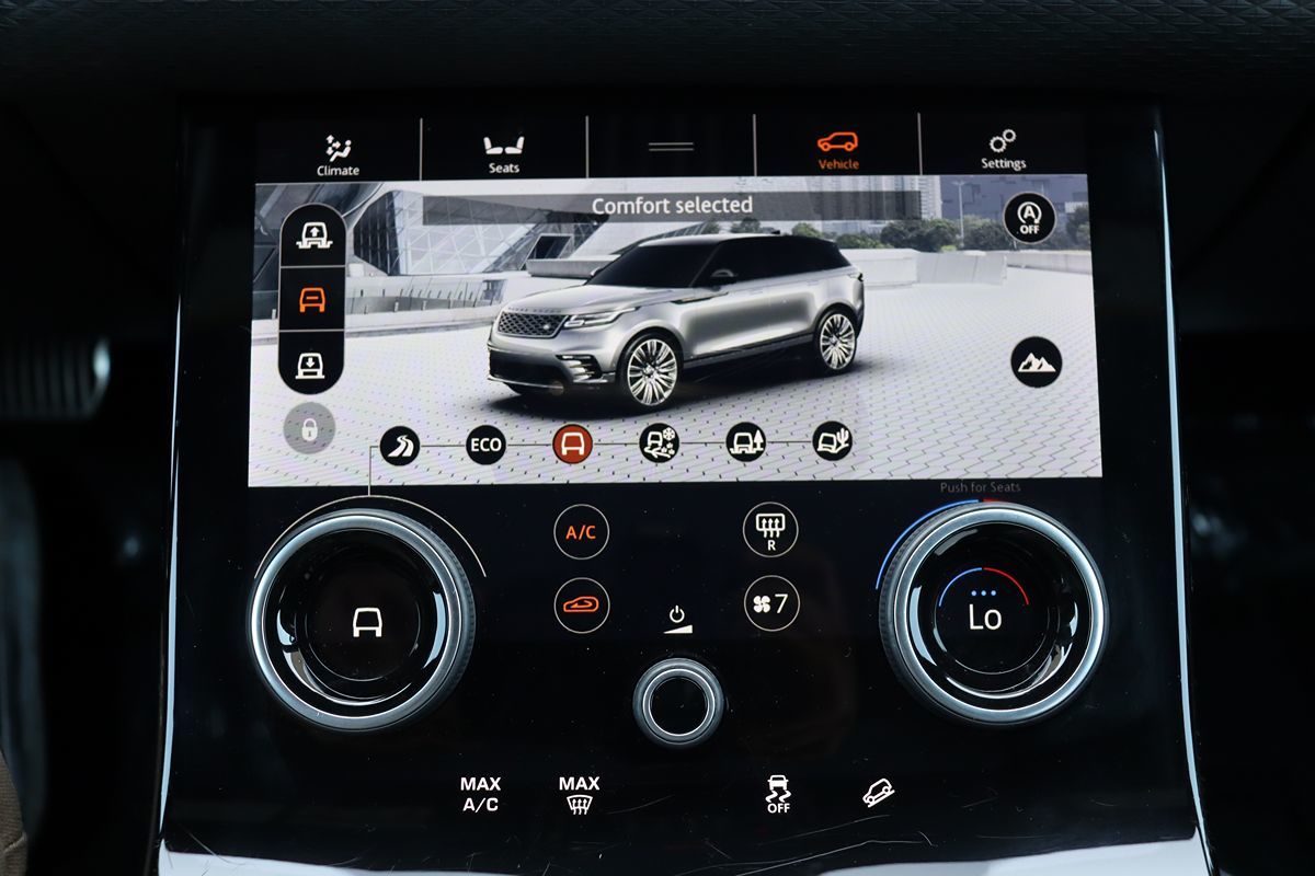 2018 Land Rover Range Rover Velar R-Dynamic SE photo 31