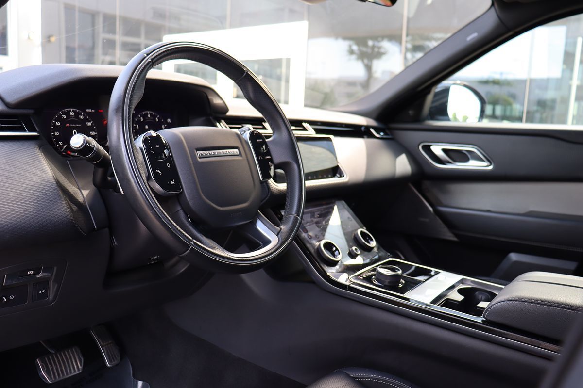 2018 Land Rover Range Rover Velar R-Dynamic SE photo 15