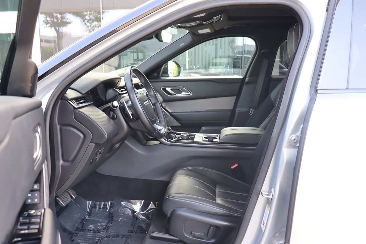 2018 Land Rover Range Rover Velar R-Dynamic SE photo 35