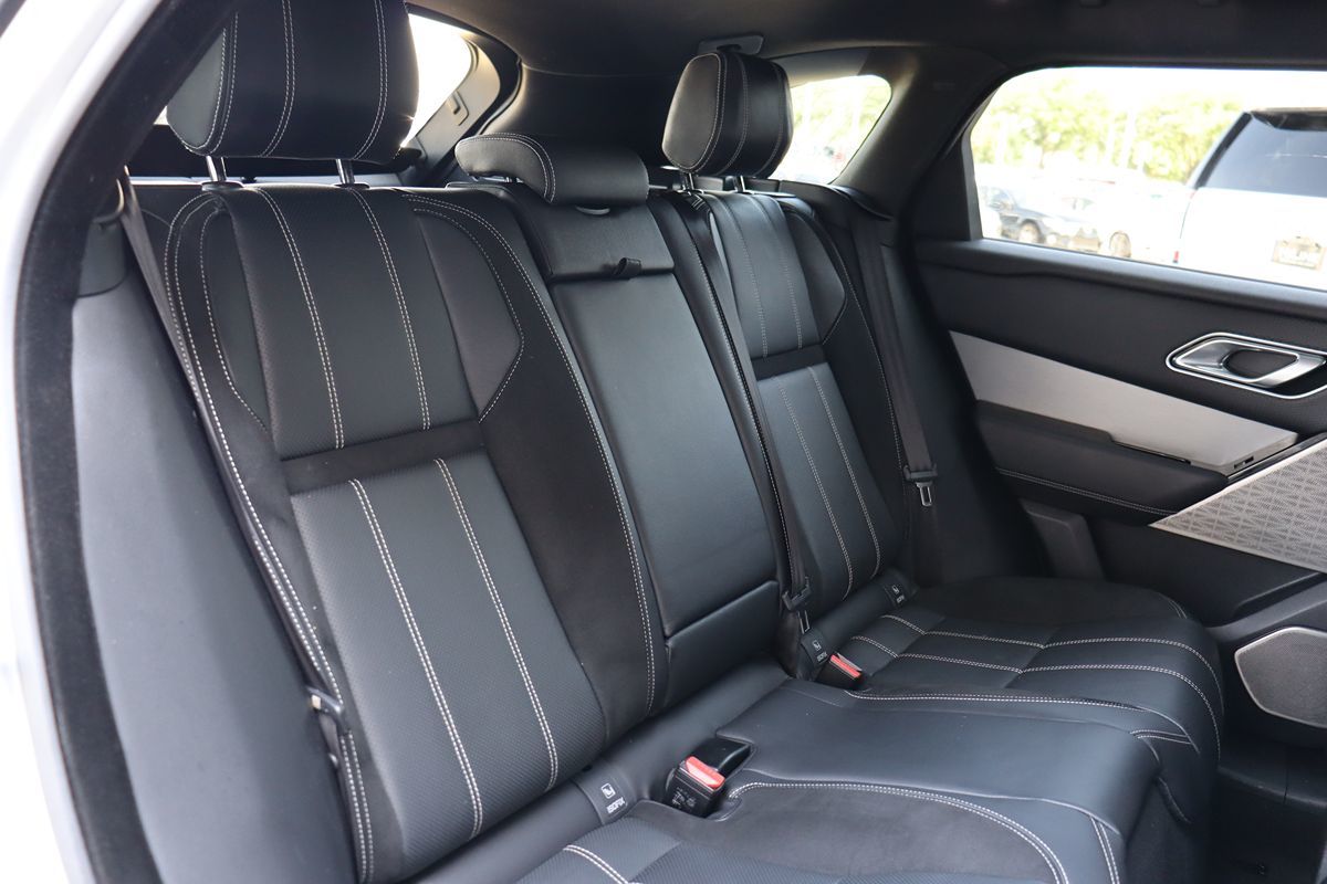 2018 Land Rover Range Rover Velar R-Dynamic SE photo 44