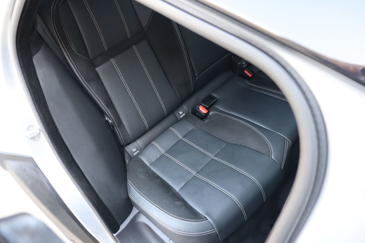 2018 Land Rover Range Rover Velar R-Dynamic SE photo 46