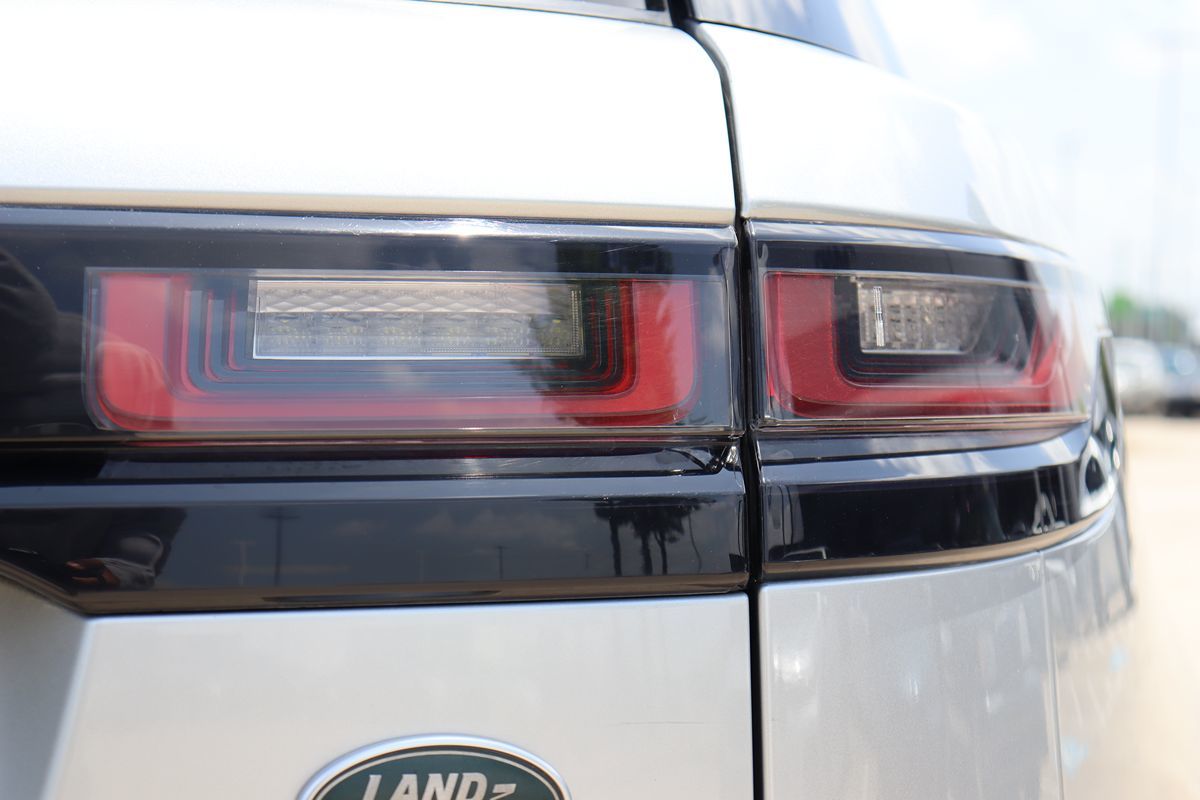 2018 Land Rover Range Rover Velar R-Dynamic SE photo 13