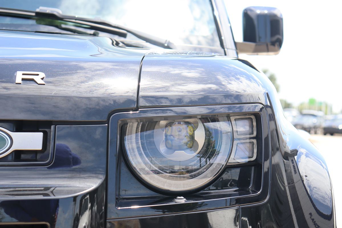 2022 Land Rover Defender 110 X photo 6