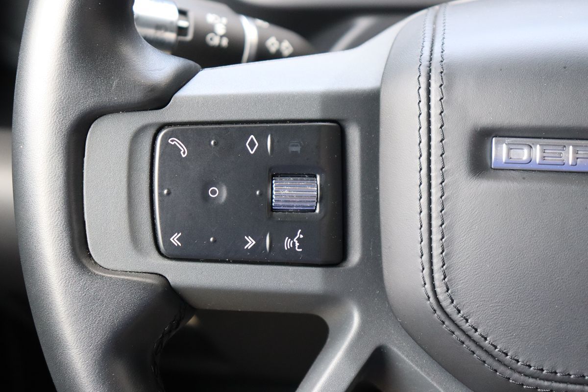 2022 Land Rover Defender 110 X photo 22