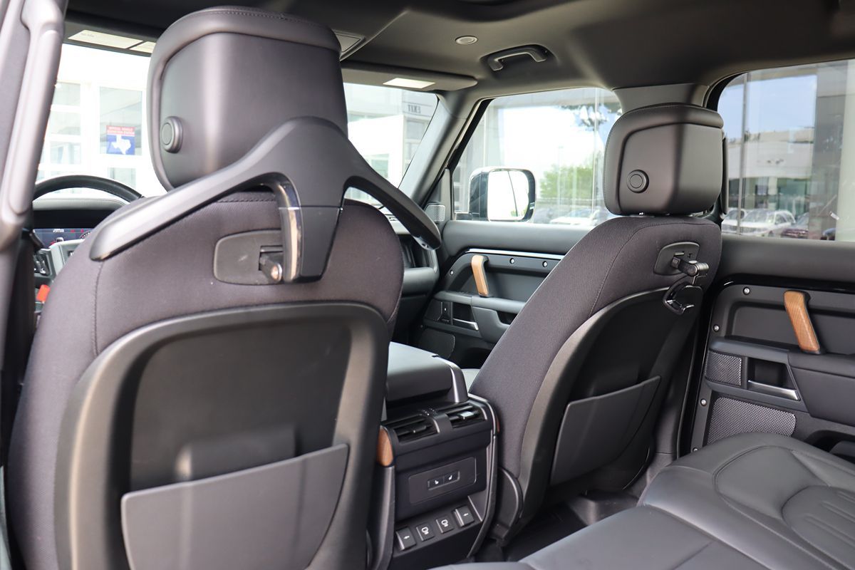 2022 Land Rover Defender 110 X photo 37