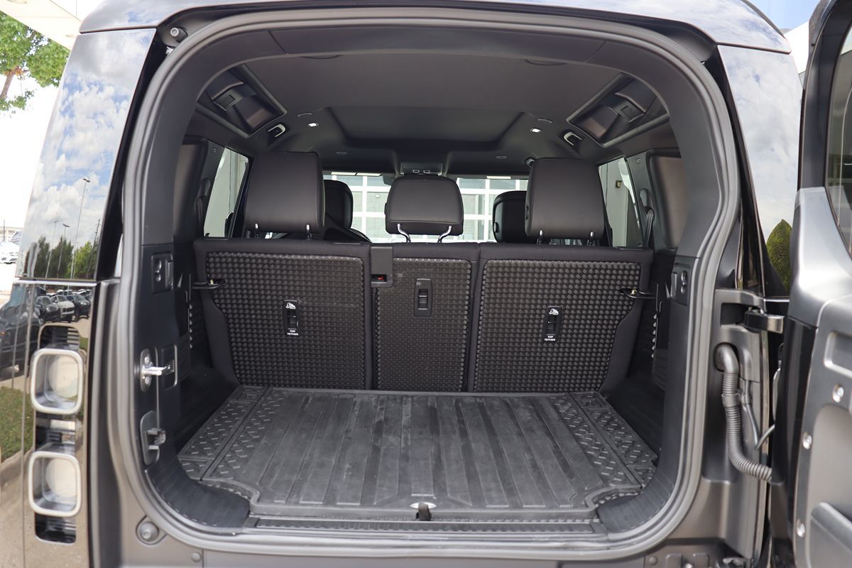2022 Land Rover Defender 110 X photo 48