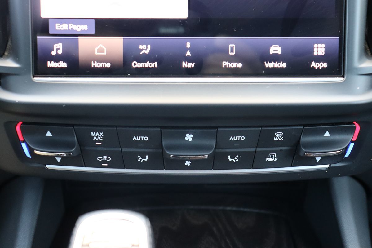 2022 Maserati Levante GT photo 25