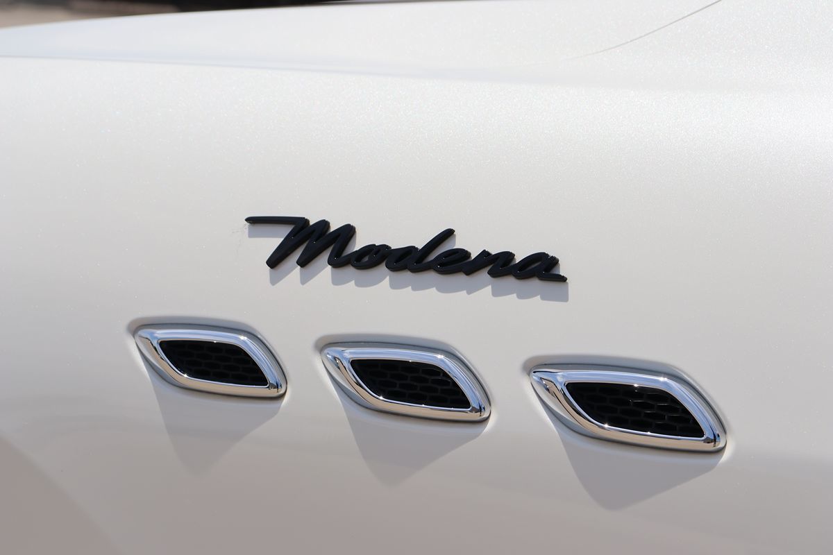 2022 Maserati Levante Modena photo 11