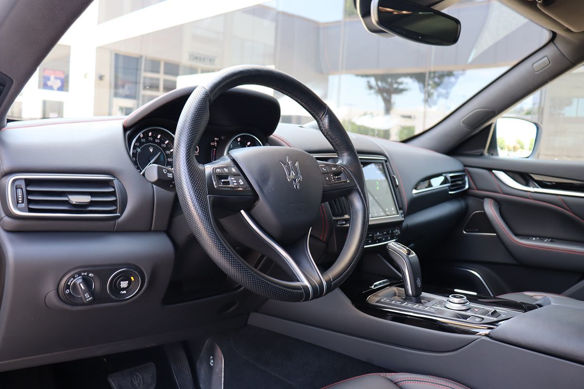 2022 Maserati Levante Modena photo 13