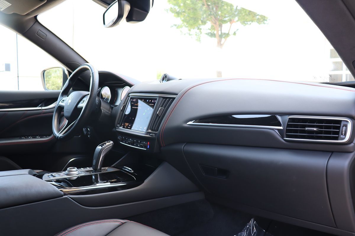 2022 Maserati Levante Modena photo 14