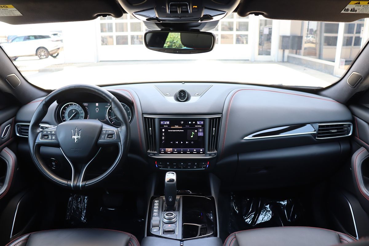 2022 Maserati Levante Modena photo 12