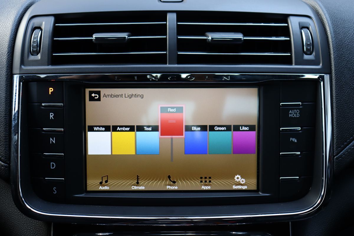 2018 Lincoln Continental Premiere photo 19