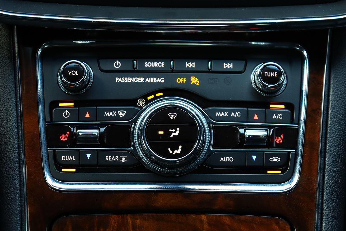 2018 Lincoln Continental Premiere photo 20