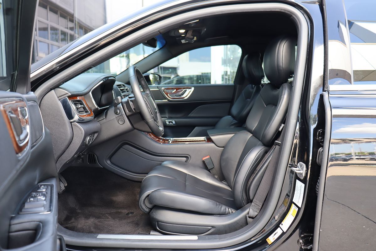2018 Lincoln Continental Premiere photo 22