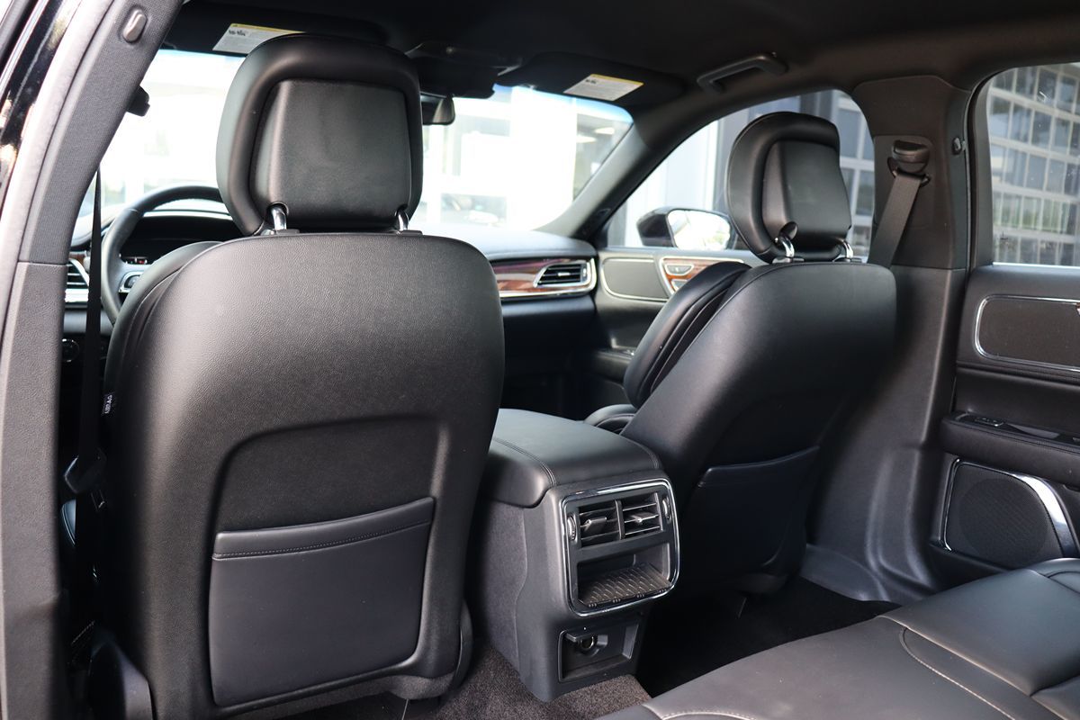 2018 Lincoln Continental Premiere photo 25